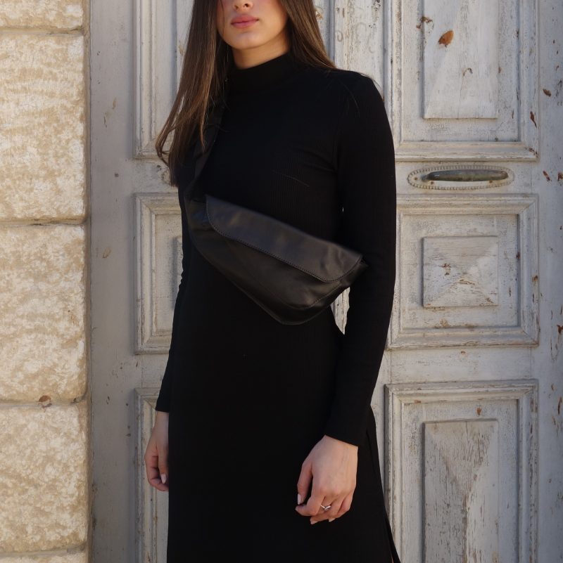 פאוץ' מעור בצבע שחור פאוץ' מעור בצבע שחור