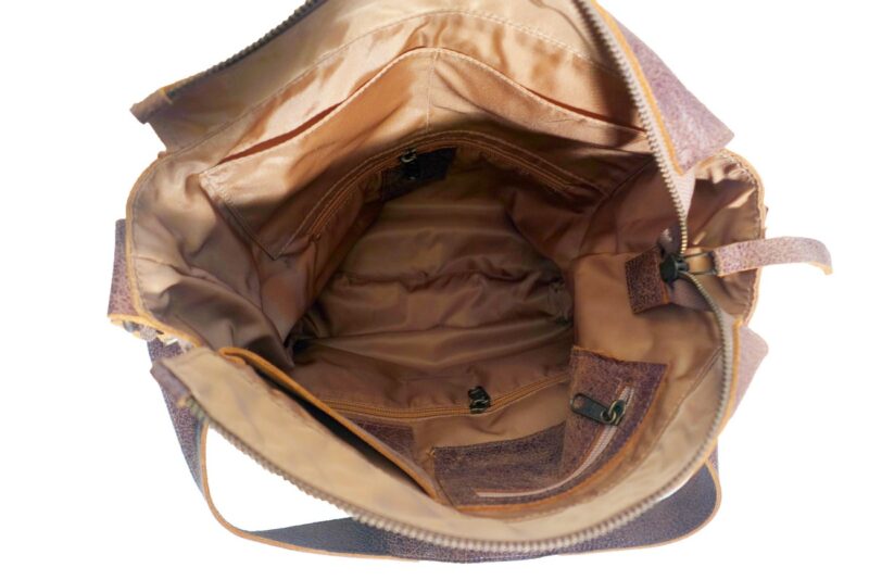 בטנה - חלוקה פנימית תיק צד מעור לגבר