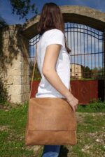 ⁦תיק עור מסנג'ר יוניסקס בצבע שחור⁩ – תמונה ⁦4⁩