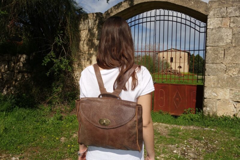 תיק גב מעור מעוצב כתיק ילקוט