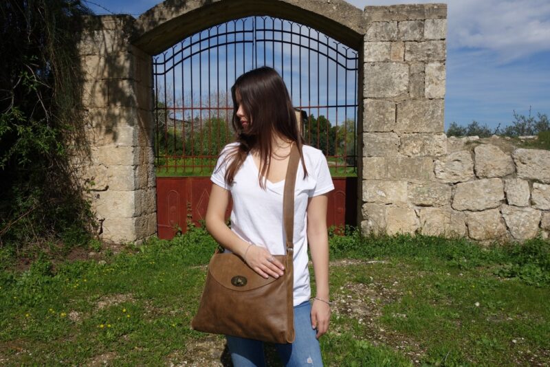 תיק צד מעור חום