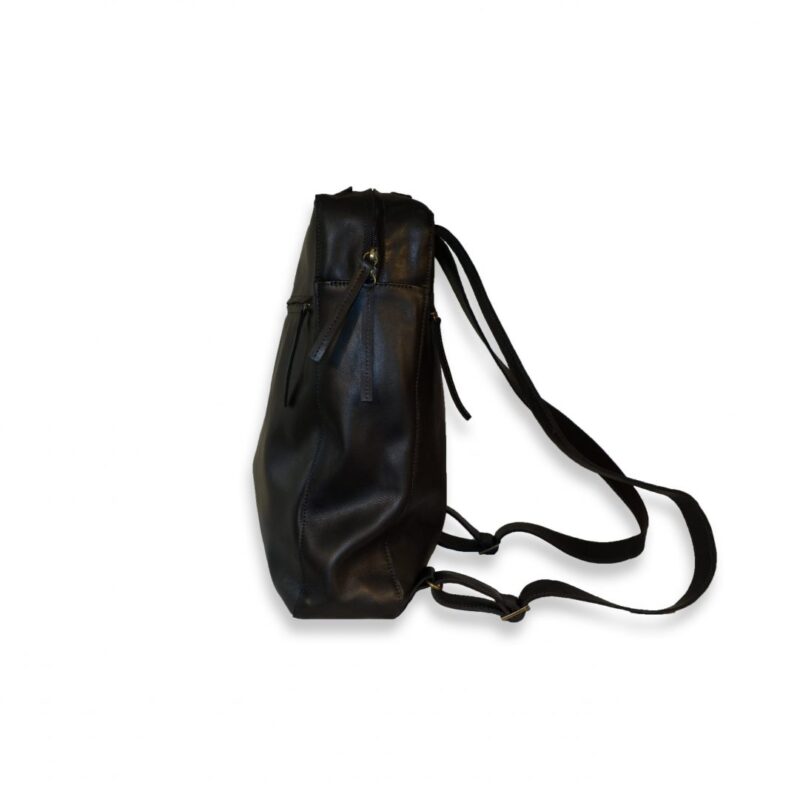 תיק גב מעור למחשב נייד בצבע שחור - יוניסקס