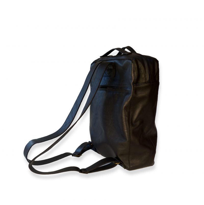 תיק גב מעור למחשב נייד צבע שחור - יוניסקס