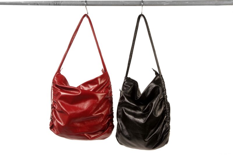 תיק צד מעור נאפה בצבע אדום