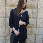 תיק צד קטן מעור עם רצועת שרשרת