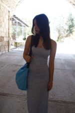 תיק מבד מחורר עם רצועת עור