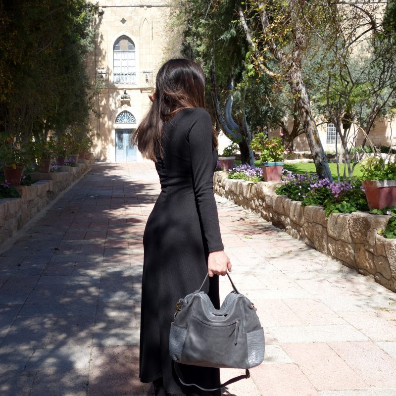 תיק מסנג'ר מעור בצבע שחור – אפור