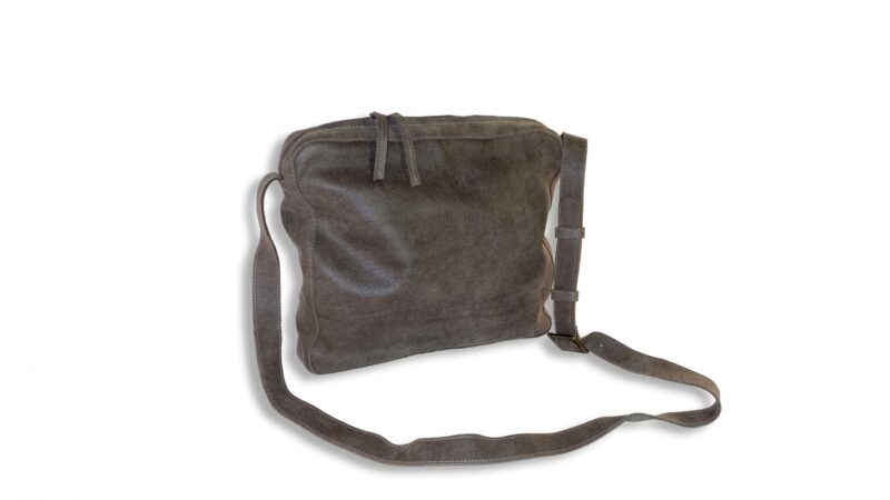 תיק עור מסנג'ר יוניסקס עם שני ראשי רוכסן - בצבע אפרפר/חום תיק עור מסנג'ר יוניסקס עם שני ראשי רוכסן - בצבע אפרפר/חום