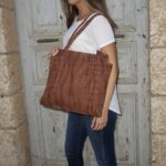 תיק צד מעור קרוקו בצבע חום