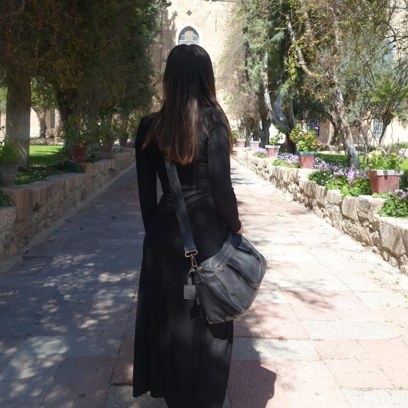 תיק עור גדול – "הנד בג" – טקסטורת קרוקודיל תיק עור גדול – "הנד בג" – טקסטורת קרוקודיל
