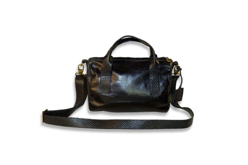 תיק עור קטן – "הנד בג" שחור מבריק