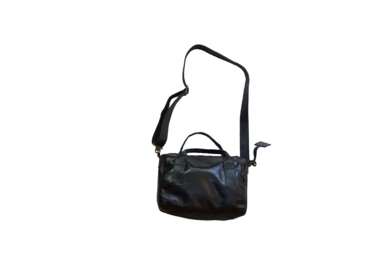 תיק עור קטן – "הנד בג" שחור מבריק