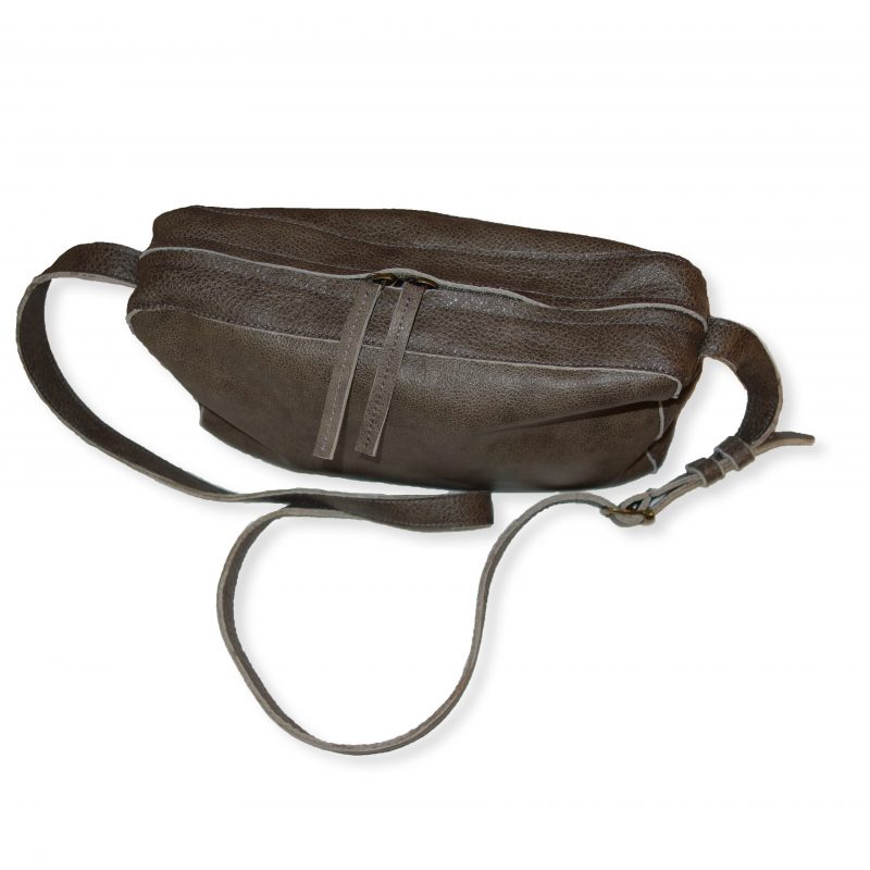 ⁦תיק צד קטן מעור בצבע אפור⁩ – תמונה ⁦2⁩