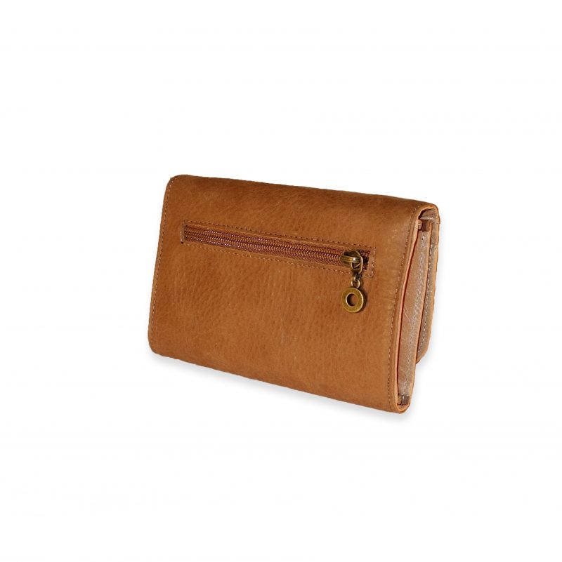 ארנק עור מתקפל בצבע חום בהיר קאמל