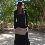 תיק צד קטן מעור בצבע אפור