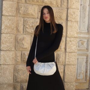 תיק צד מעור עם קפלים לערב – כסוף בברק מט
