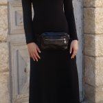 פאוץ' מעור מבריק בצבע שחור עם רוכסני מתכת