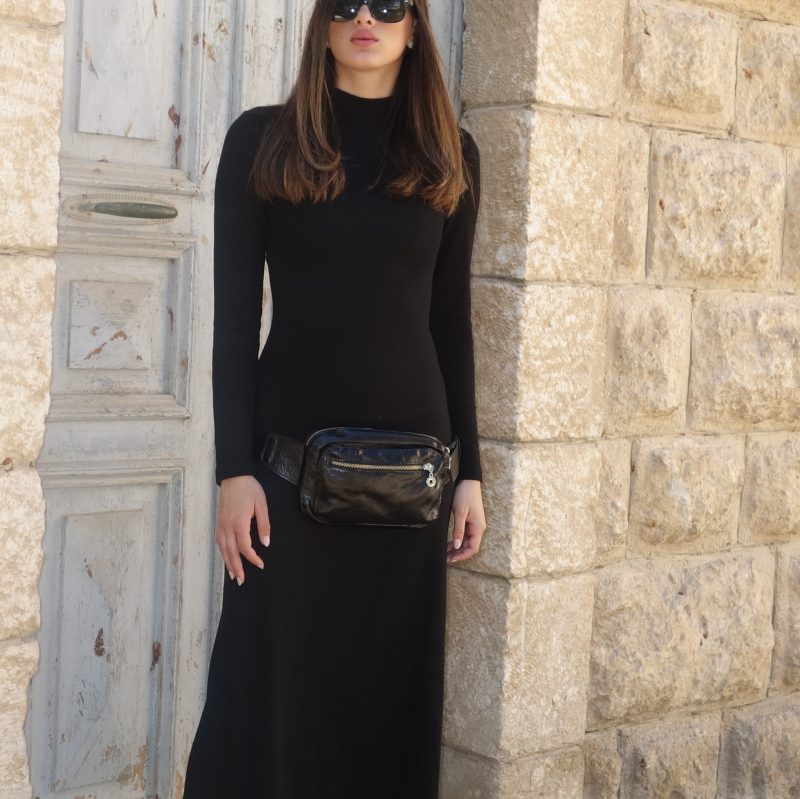 פאוץ' מעור מבריק בצבע שחור עם רוכסני מתכת