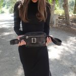 פאוץ' מעור מבריק בצבע שחור עם רוכסני מתכת