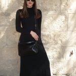 תיק צד קטן מעור בצבע שחור מבריק