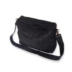 תיק מסנג'ר מעור בצבע שחור עם כיסים חיצוניים