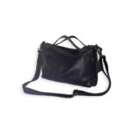 תיק צד קטן מעור נאפה שחור מעוצב כמזוודה וינטג'